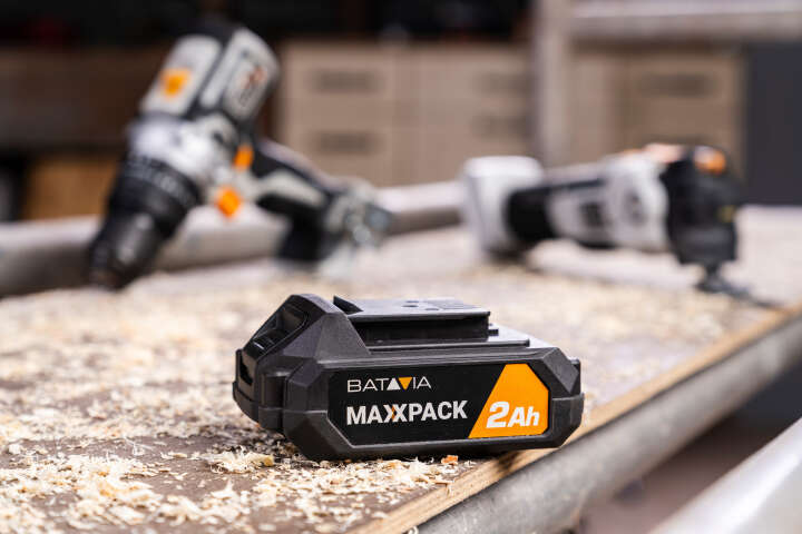 BATAVIA Maxxpack 18 Volt Akku 2 Ah und Ladegerät im Set